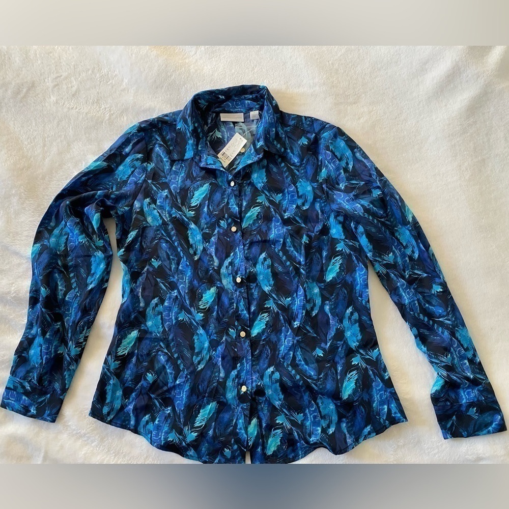 NWT New York & Company‎ Blue Button Down Feather Design Top Size Medium
